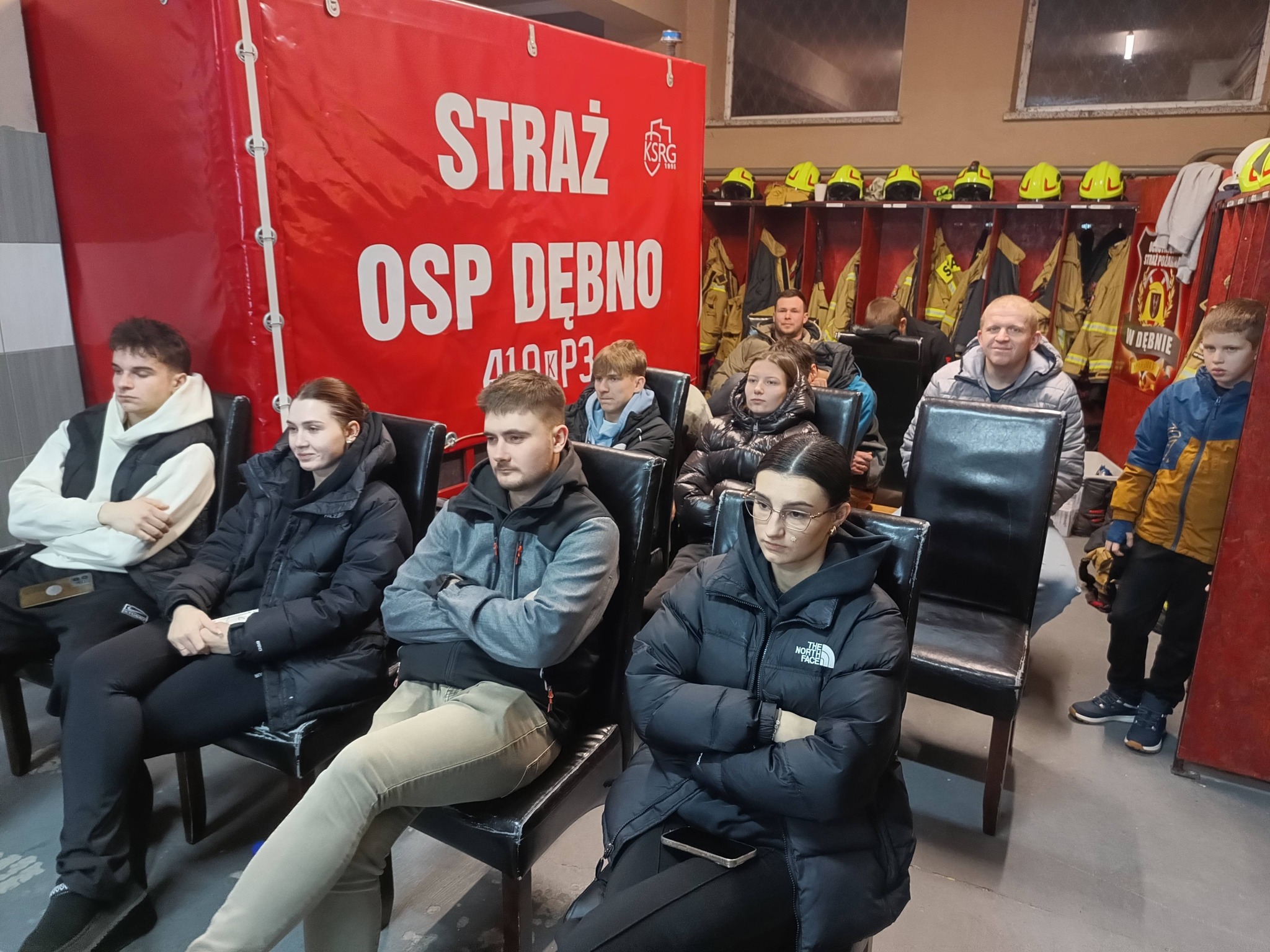 Druhowie z OSP Dębno gotowi na nowe wyzwania. Szkolenie OSP z pojazdów elektrycznych, PV i LNG