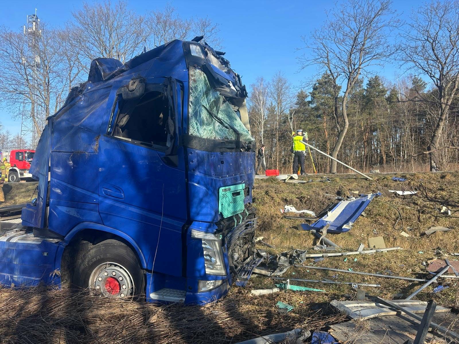 Tragiczny wypadek w Ładnej k. Tarnowa. Nie żyje kierowca busa