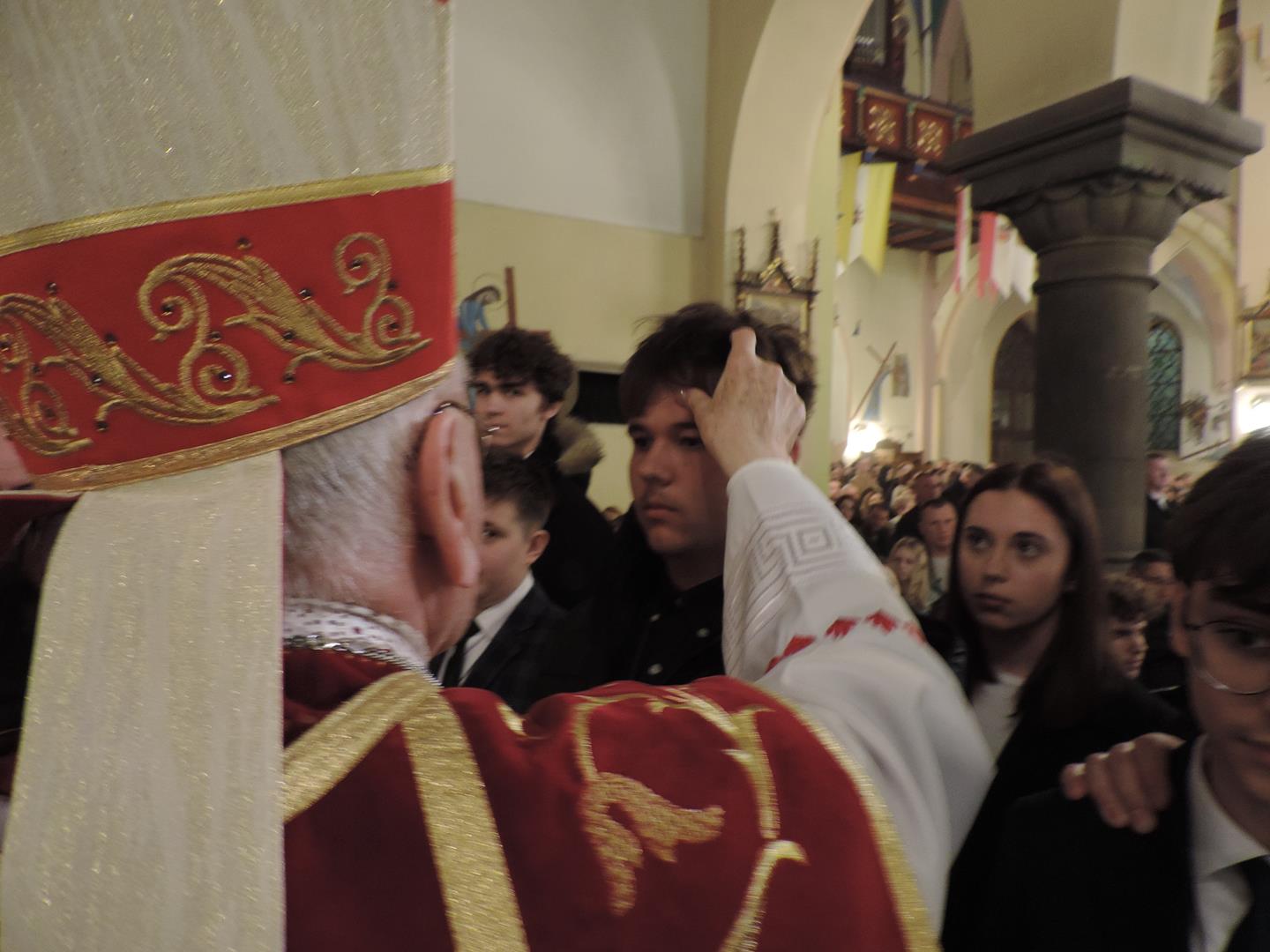 Bierzmowanie w szczepanowskiej bazylice / zdjęcia