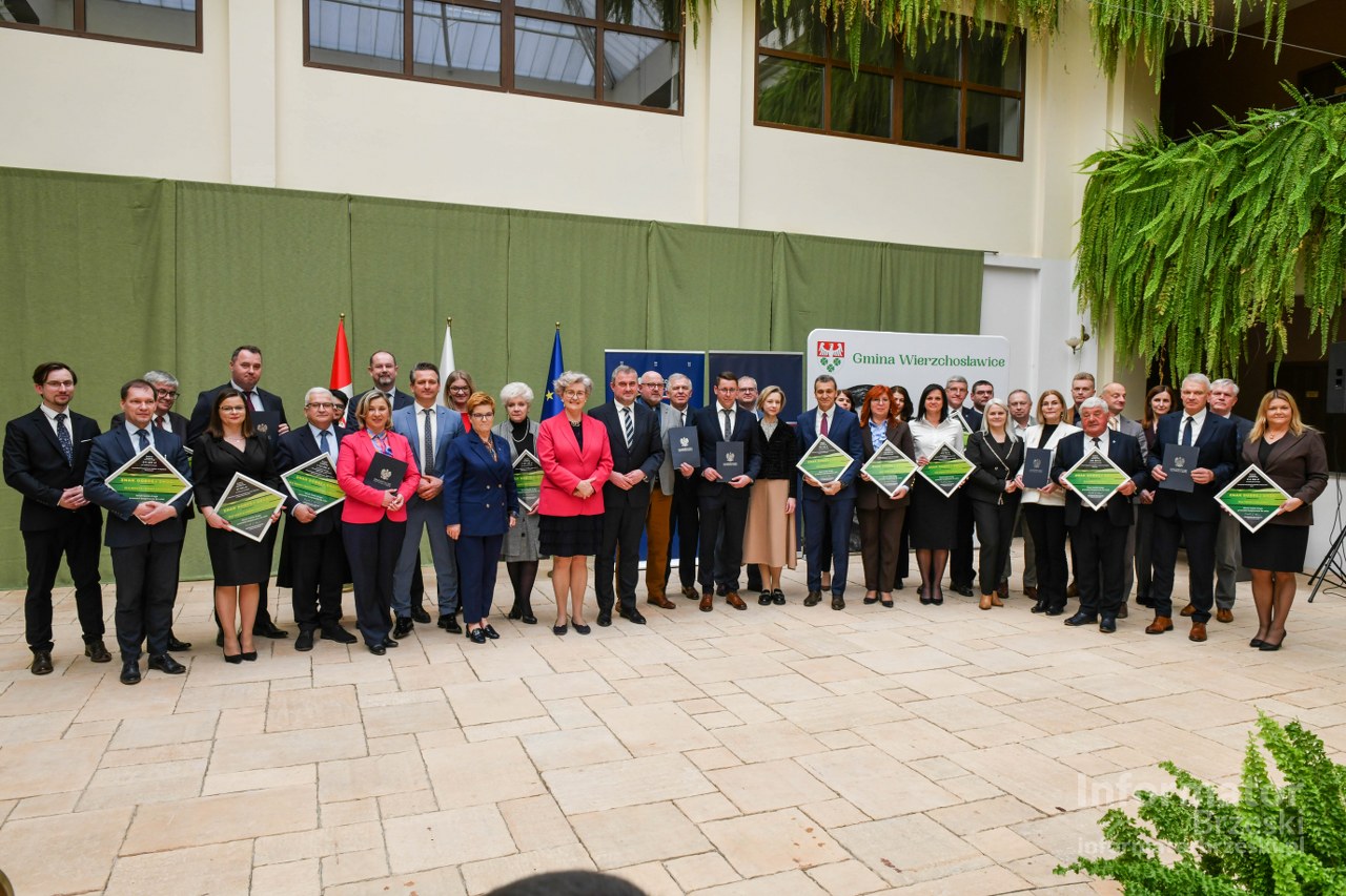 Blisko 13,5 mln zł z Rządowego Funduszu Rozwoju Dróg trafiło do samorządów / zdjęcia