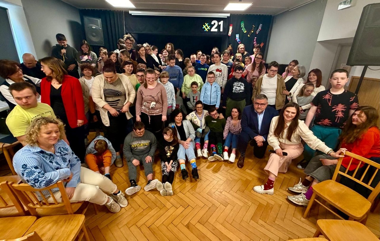 Kolorowe skarpetki, wielkie serca. Wyjątkowa akcja w SOSW