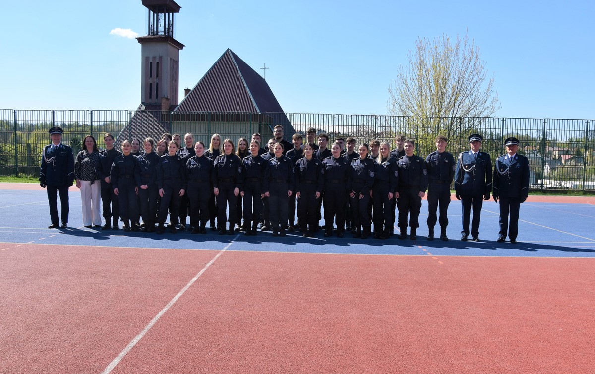 Bochnia. Ślubowanie uczniów klas o profilu policyjnym / zdjęcia
