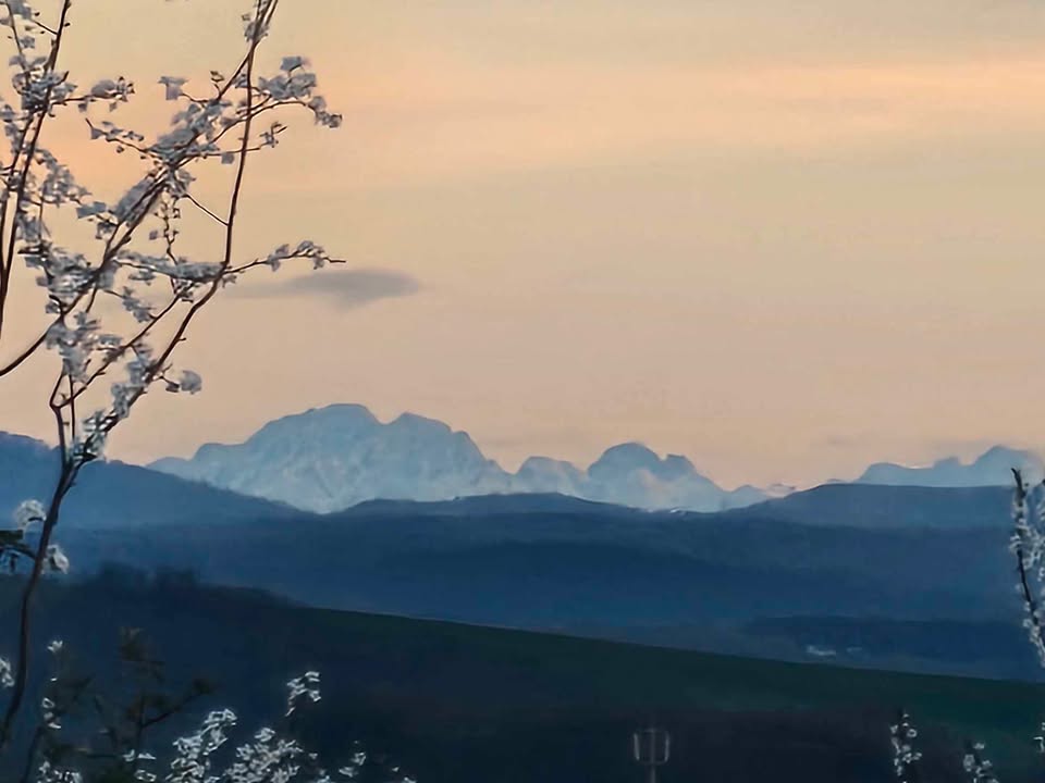 Tatry widoczne z Mokrzysk! Niezwykłe widoki w Wielkanoc