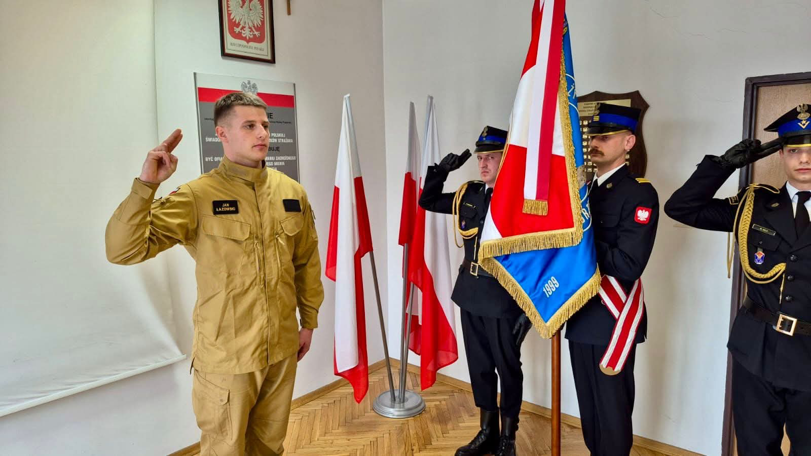 Nowy strażak w szeregach PSP Brzesko – ślubowanie Jana Łazowskiego