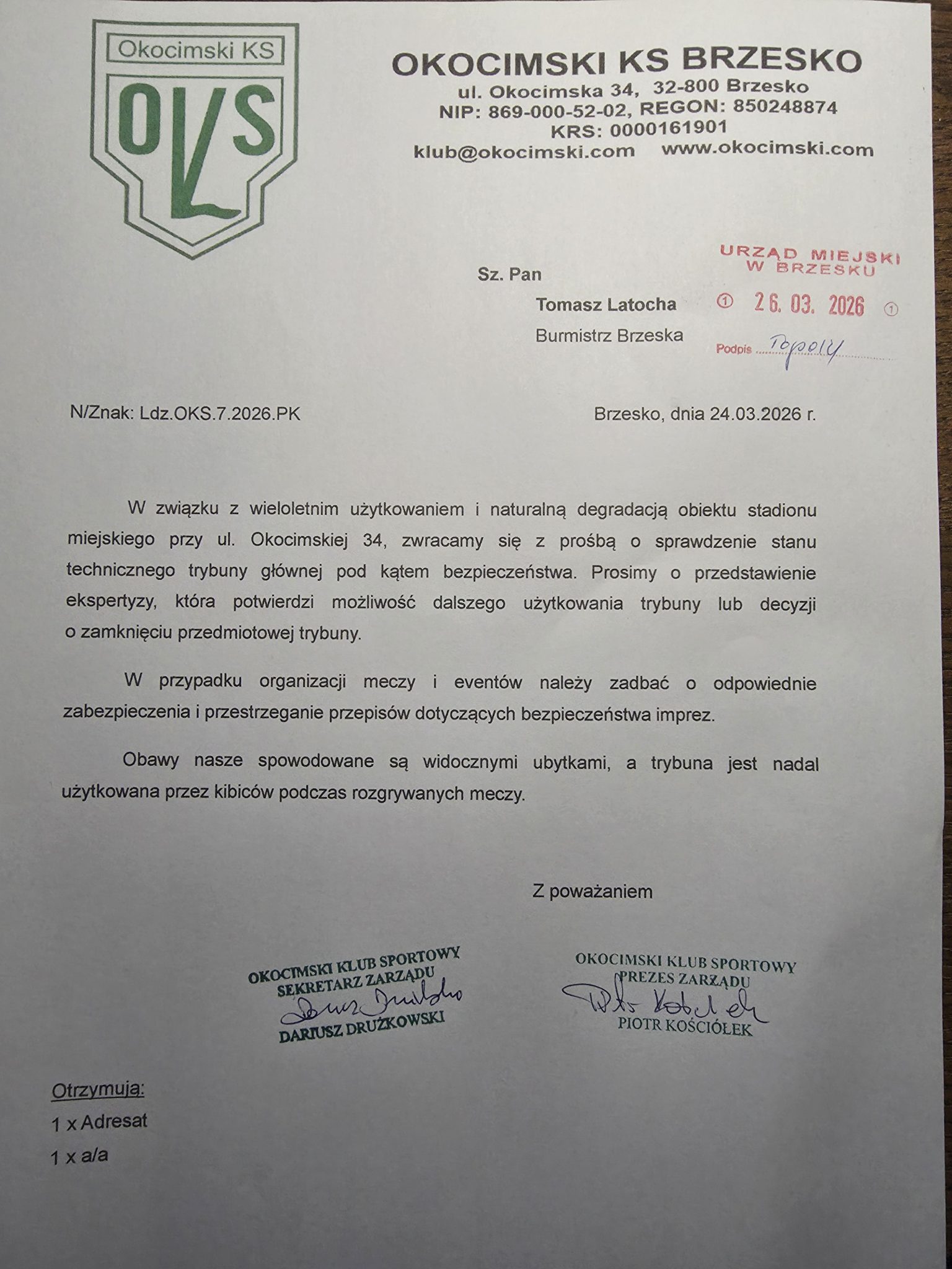 Spór o trybunę stadionu OKS. Klub zamyka trybunę dla kibiców