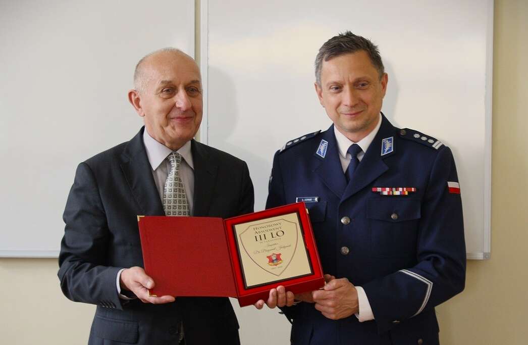 Komendant tarnowskiej policji Honorowym Absolwentem III LO