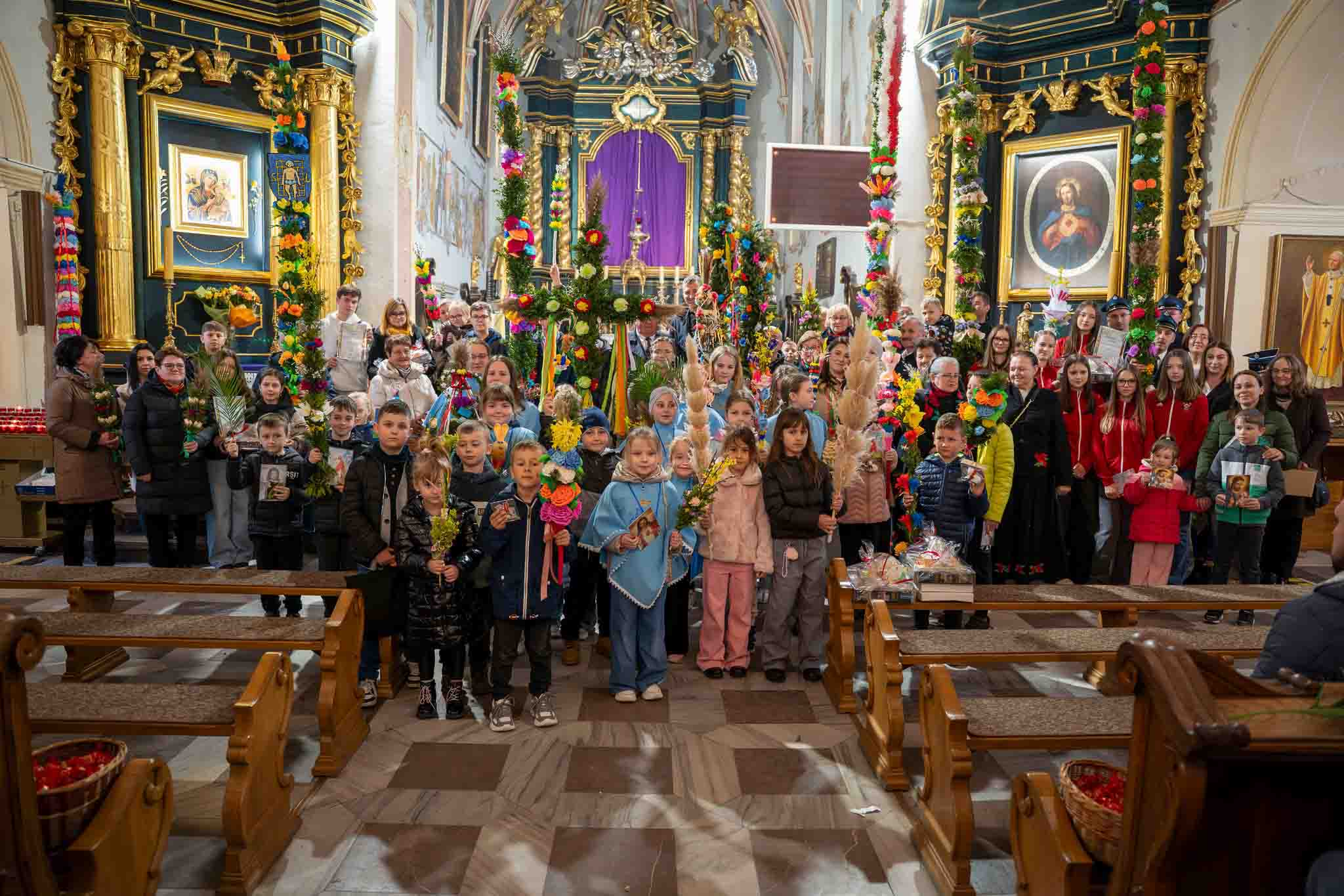 Kolorowe, wysokie i tworzone z sercem. Palmy wielkanocne zachwyciły w Wojniczu