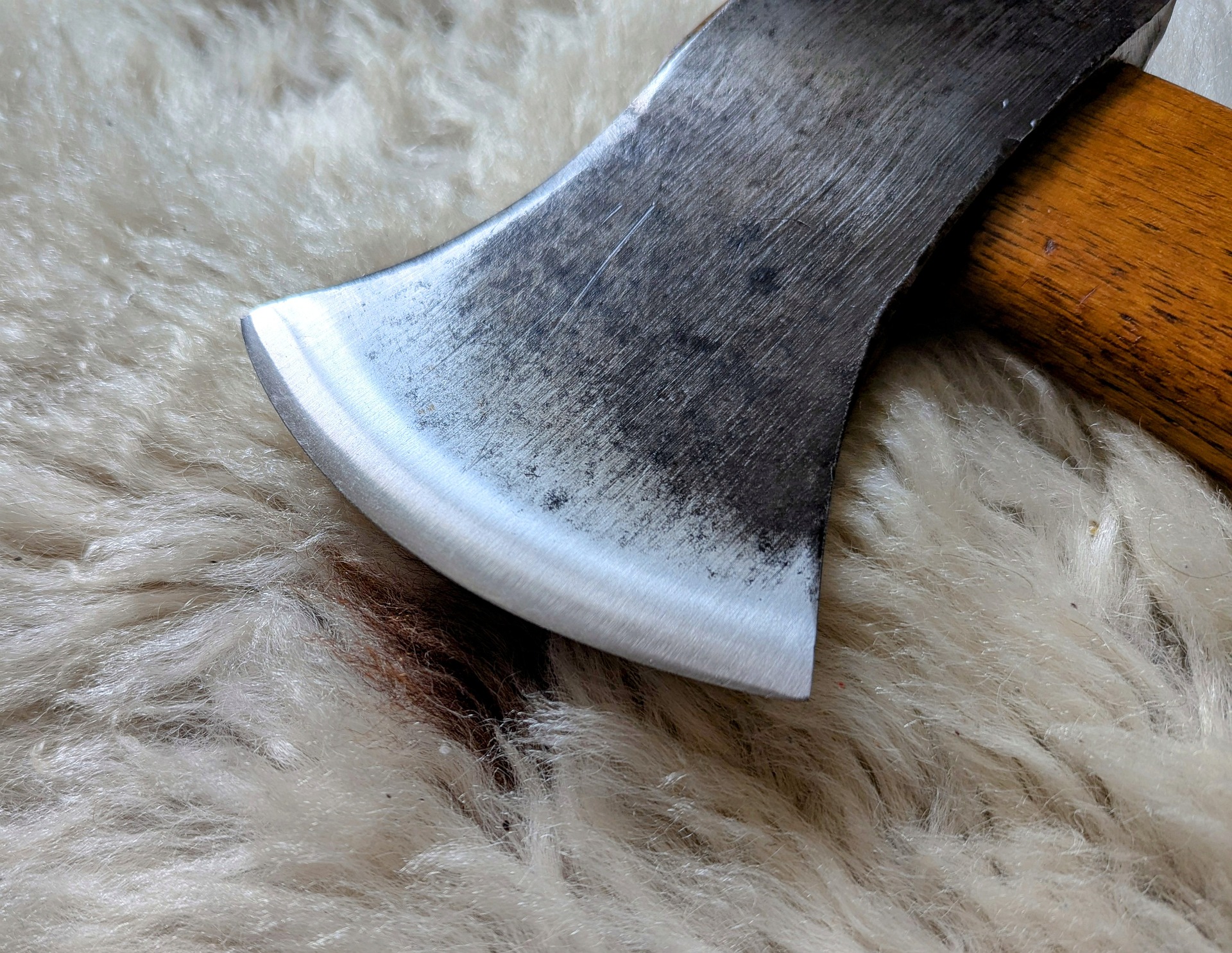 Mężczyzna z siekierą wtargnął do przychodni w Tarnowie. Interweniowała policja