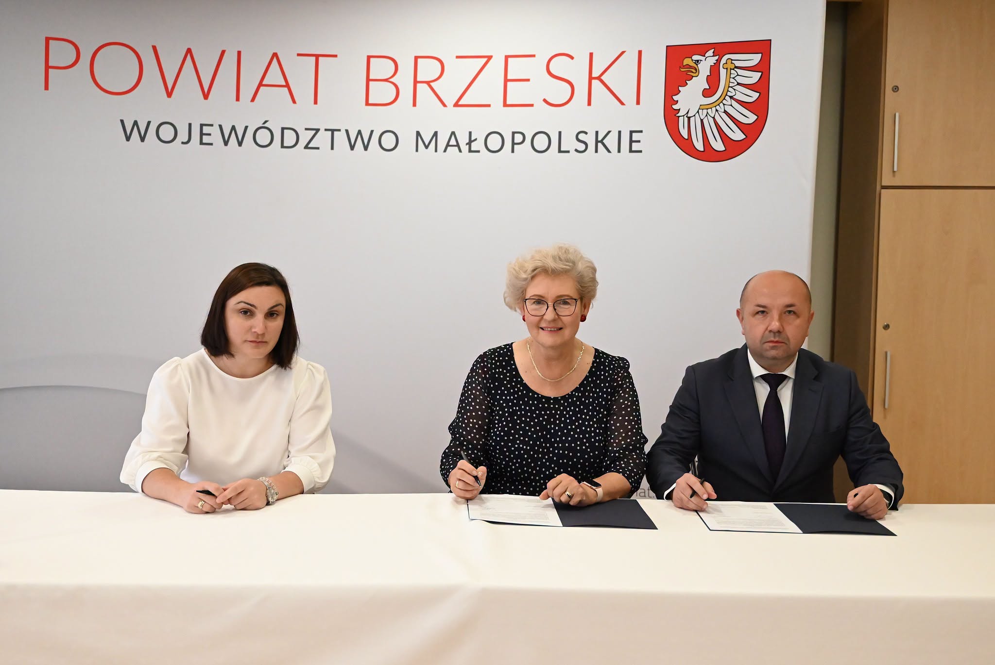 Umowa dotacyjna podpisana. Rusza remont drogi gminnej w Dąbrówce