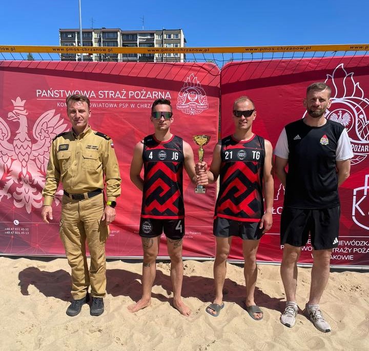 Sukces bocheńskiego strażaka w siatkówce plażowej