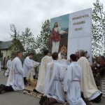 Boże Ciało w Borzęcinie. Wierni przeszli w procesji do czterech ołtarzy