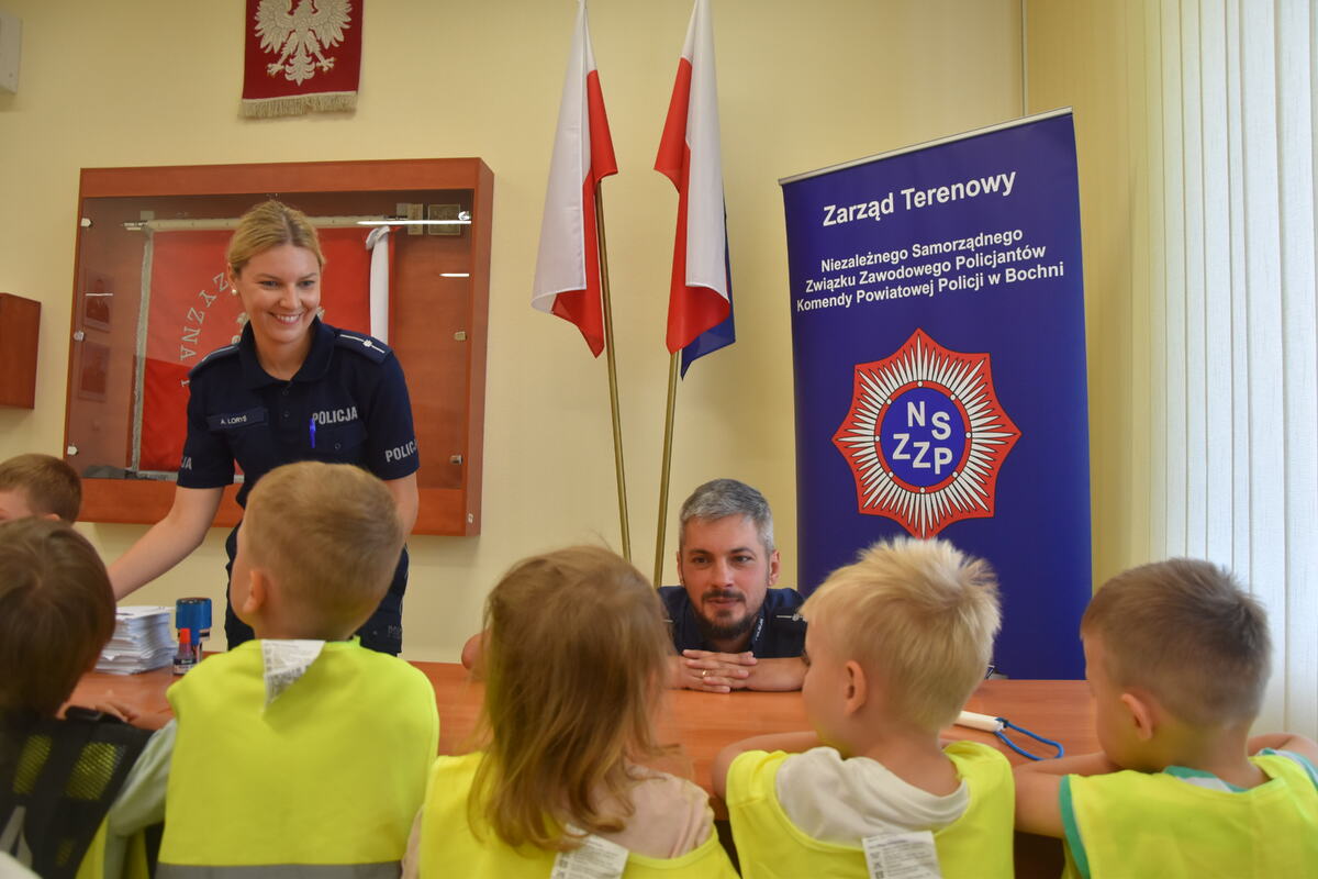 Przedszkolaki z wizytą w Komendzie Powiatowej Policji w Bochni