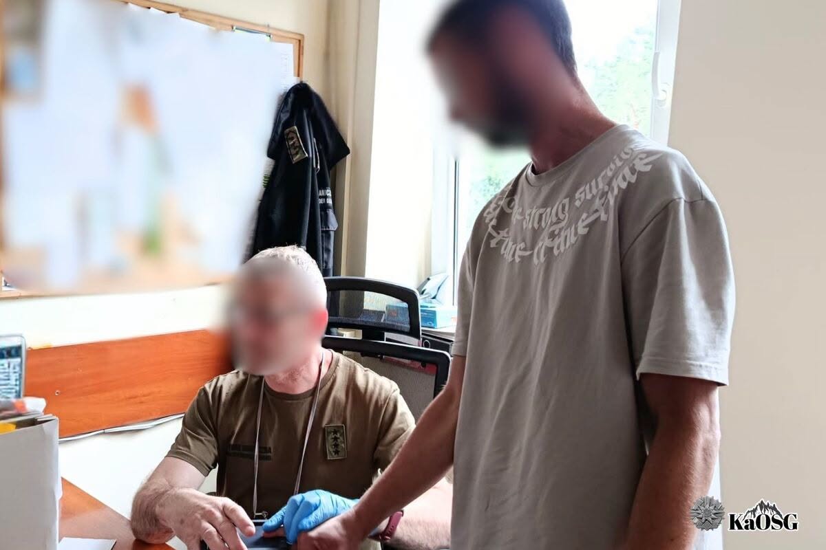 Stanowił zagrożenie dla bezpieczeństwa. 37- letni obywatel Ukrainy – recydywista deportowany z Polski
