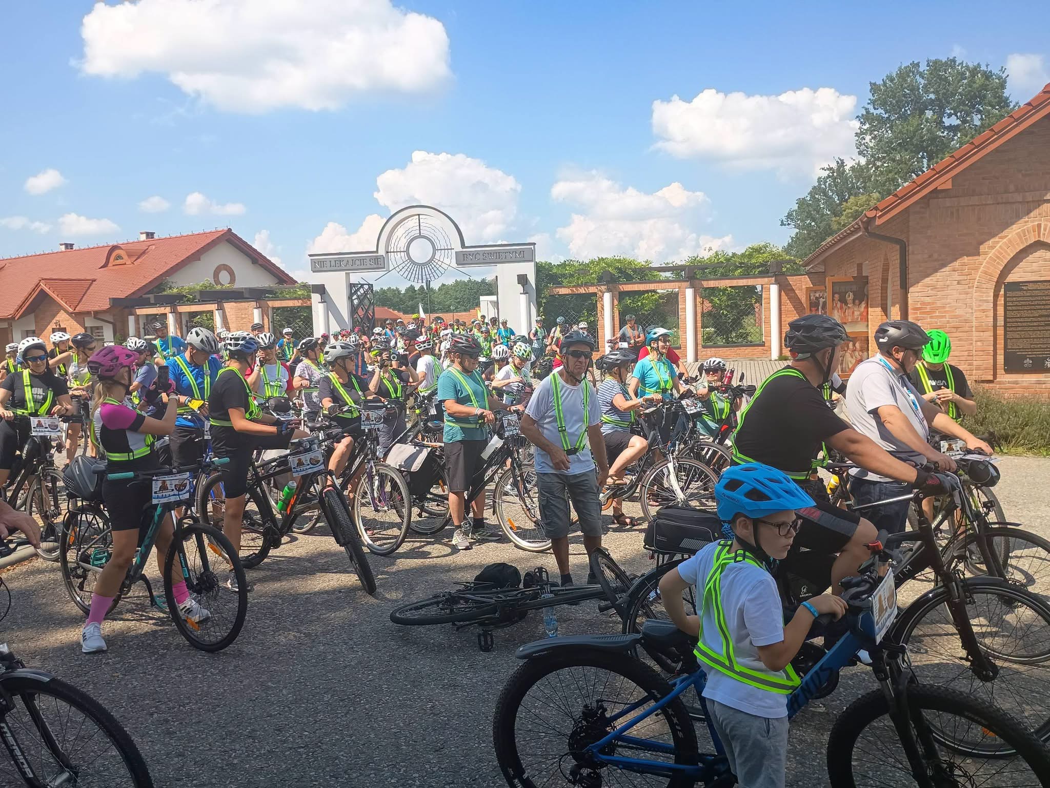 Ponad 1200 rowerzystów w drodze na Jasną Górę. Wśród nich pielgrzymi z Brzeska i okolic