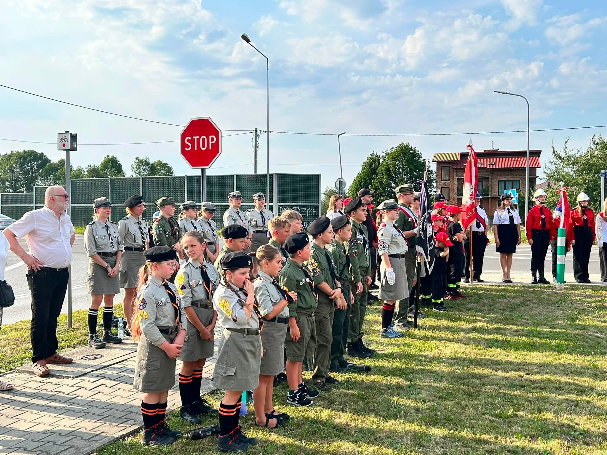 Jadowniki oddały hołd Powstańcom Warszawskim. Pamięć uczczono także w Brzesku