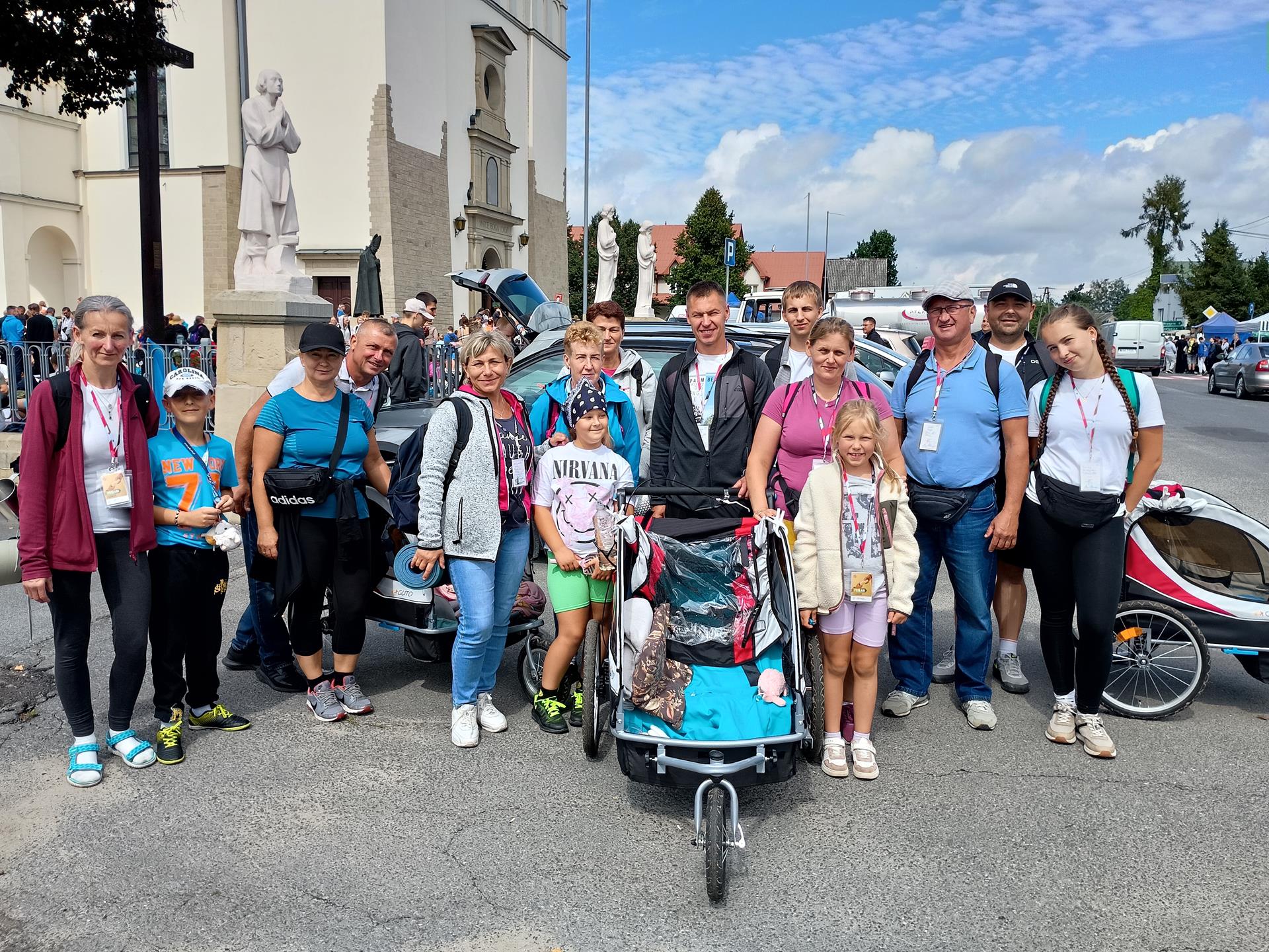Ślub Julii i Szymona w Okulicach. Pielgrzymowali razem, teraz idą przez życie