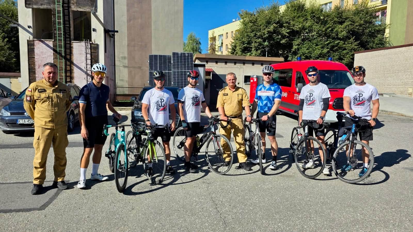 Strażacy z Brzeska na trasie Rowerowego Rajdu Powstania Warszawskiego