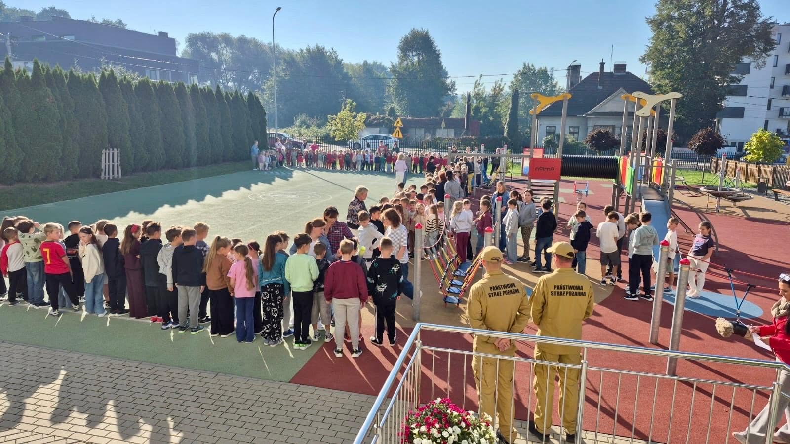 Praktyczne sprawdzenie ewakuacji w Zespole Szkolno-Przedszkolnym w Brzesku