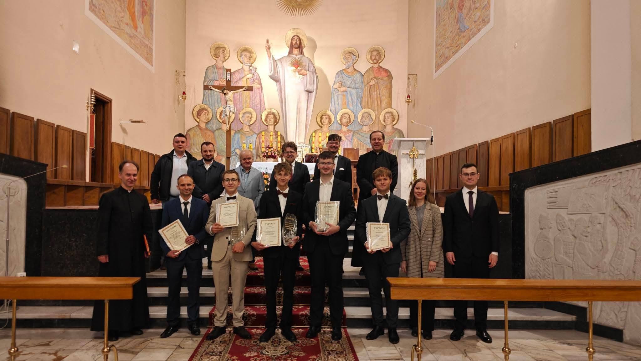Szymon Pawlik z Brzeska najlepszym organistą diecezji tarnowskiej