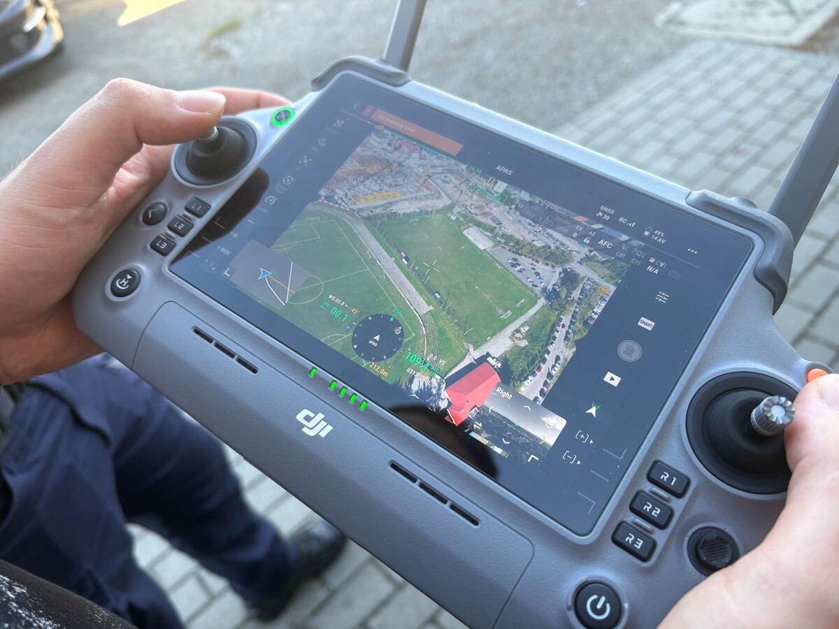 Policyjny dron uchwycił kibiców z pirotechniką. Będą wnioski do sądu