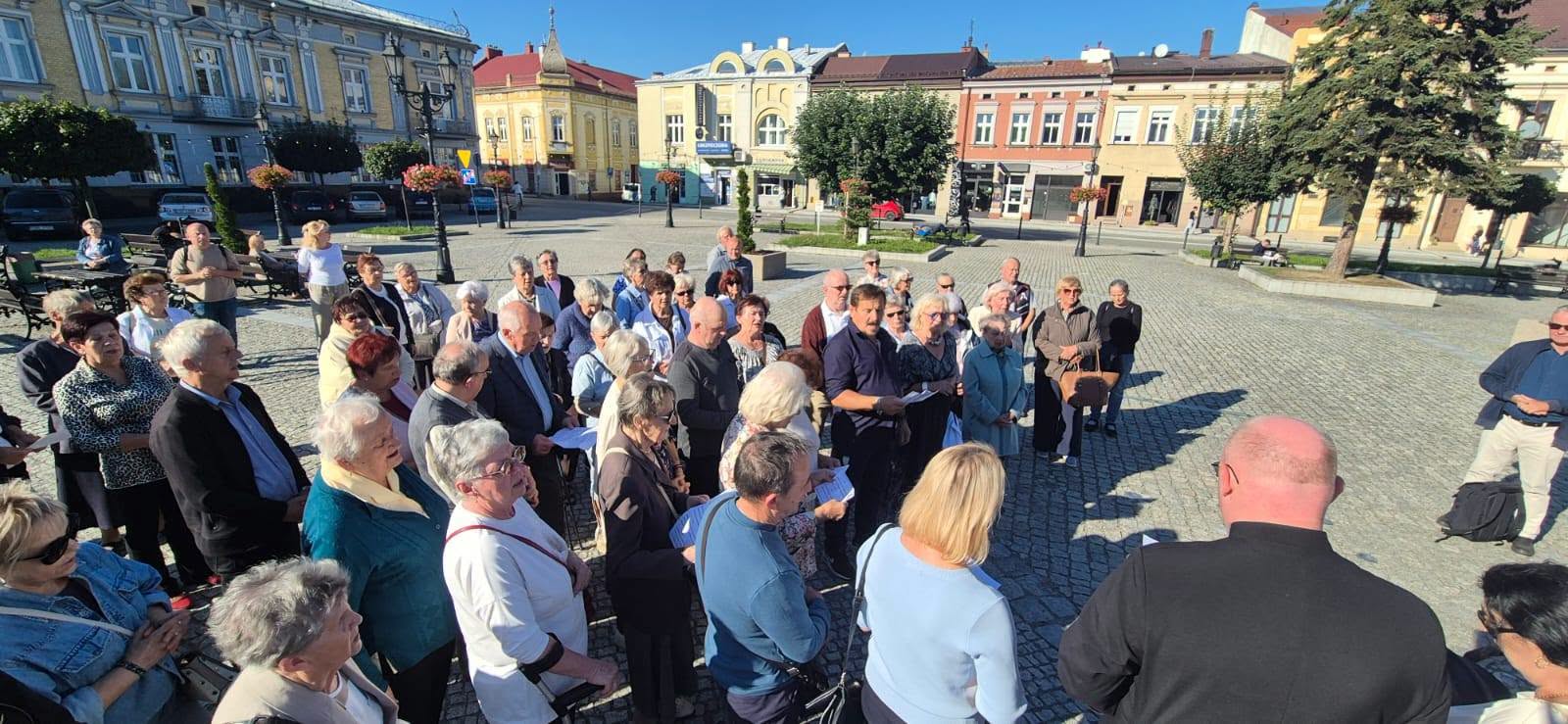 Brzesko włączyło się w „Koronkę na ulicach miast świata” / zdjęcia