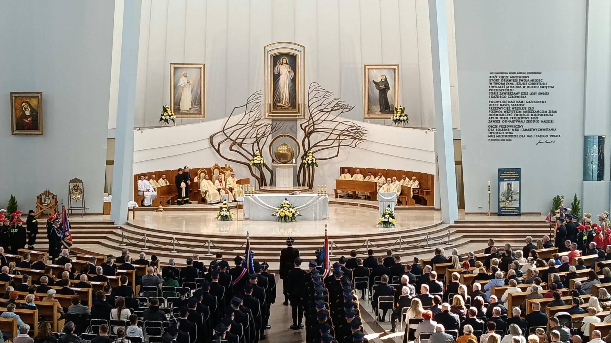 Strażacy z powiatu brzeskiego pielgrzymowali do Łagiewnik