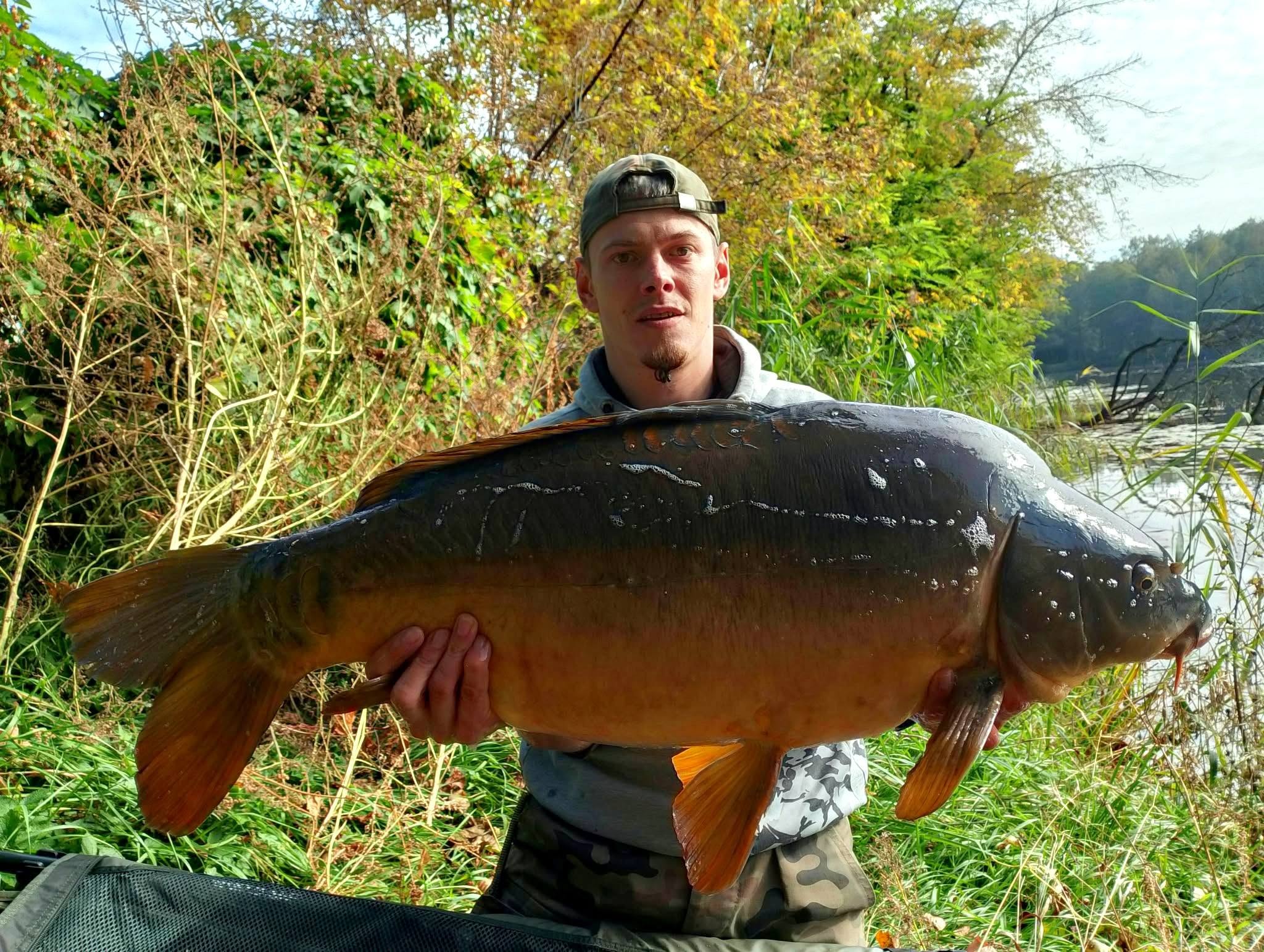 Prawdziwy gigant ze Stawu Wolnego w Brzesku! Karp ważył ponad 16 kilogramów