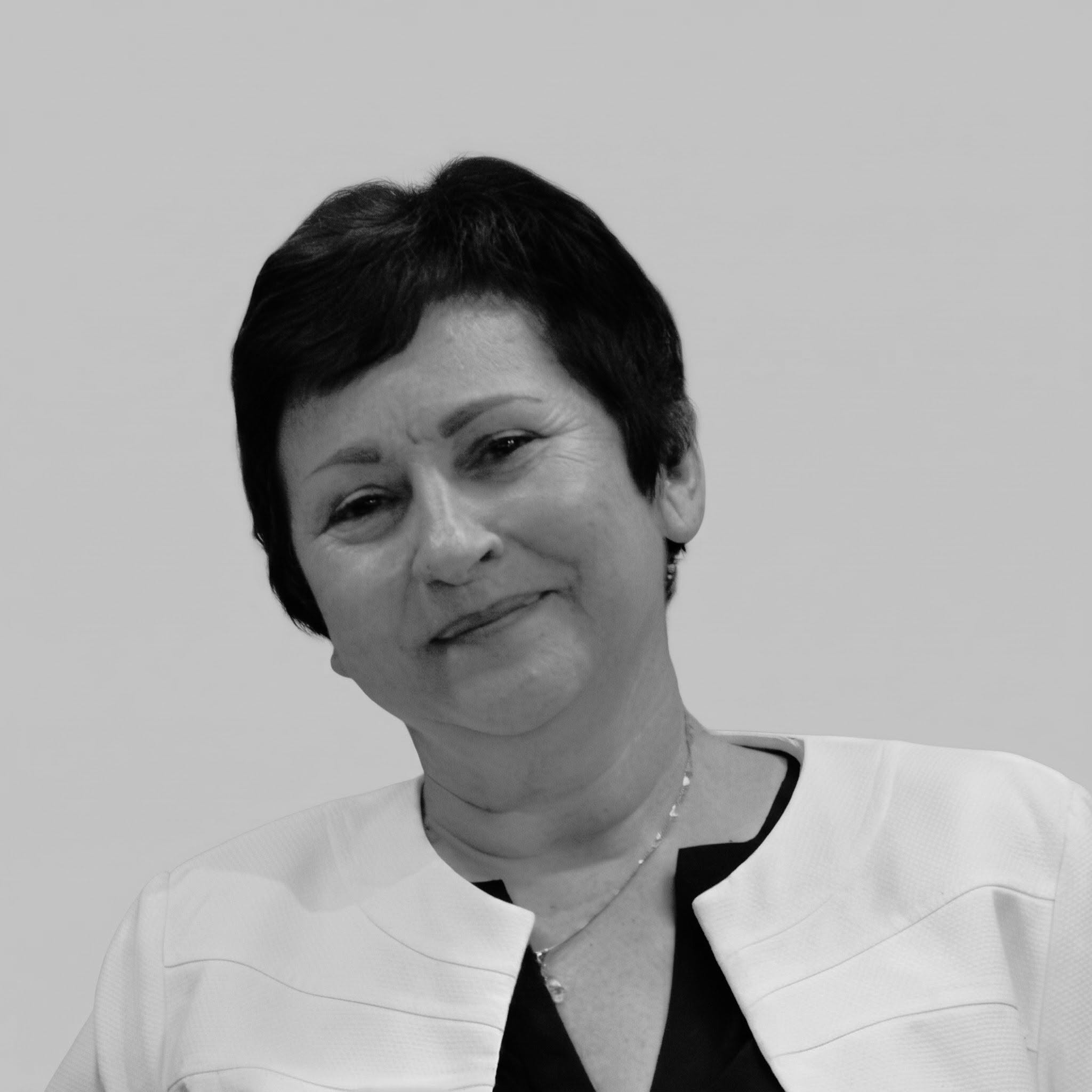 Zmarła Beata Siemek. Przez wiele lat uczyła i wychowywała uczniów w Sterkowcu