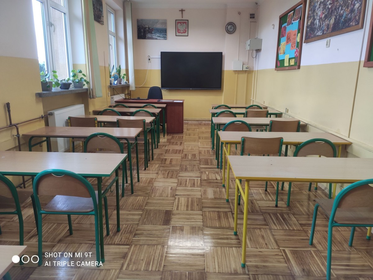 Ponad 654 tysiące złotych z budżetu Gminy Dębno na remonty, modernizacje i nowe wyposażenie placówek oświatowych