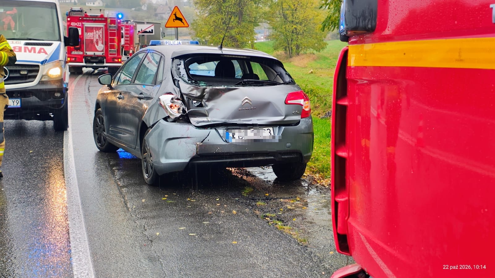 Zderzenie dwóch samochodów na DK75 w Gnojniku. Jedna osoba poszkodowana